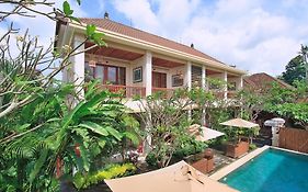 Tebesaya Cottage by Pramana Villas